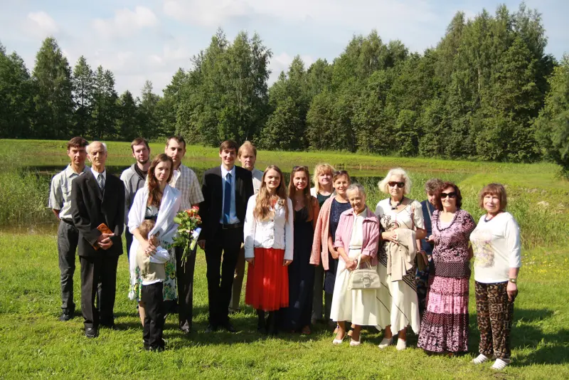 Kristības un bērnu svētīšana Olaines draudzē