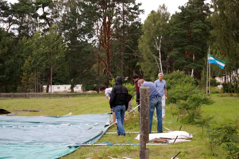 Lielā telts sanāksme Mazirbē