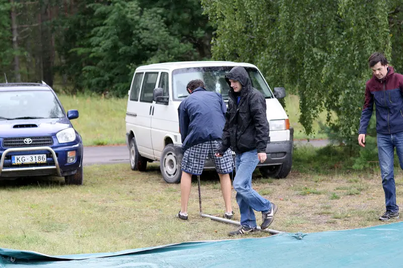 Lielā telts sanāksme Mazirbē