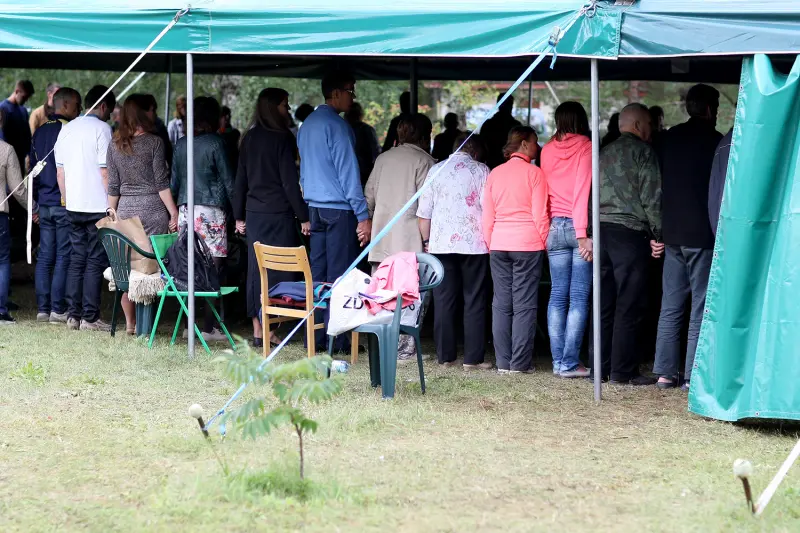 Lielā telts sanāksme Mazirbē
