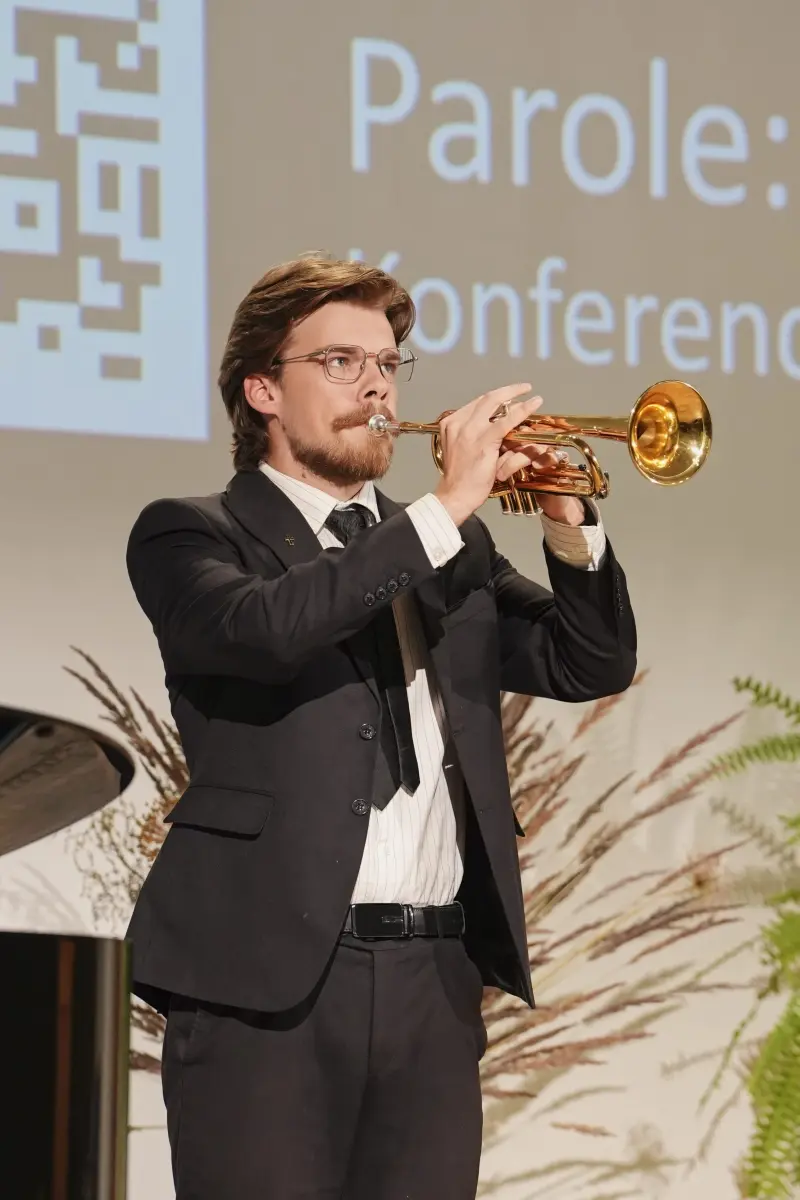 Startautiska konference "Trīsvienība un Pēdējās paaudzes teoloģija"