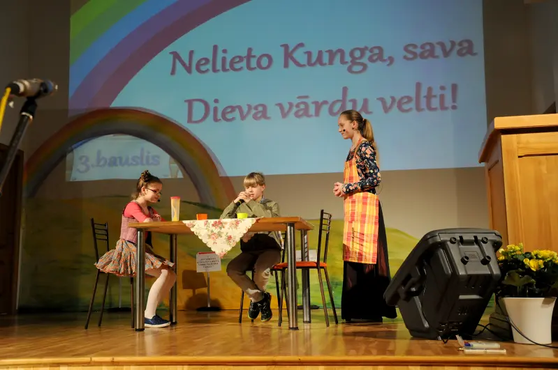 Bērnu un pusaudžu festivāls „Varavīksne”
