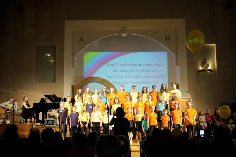 Bērnu un pusaudžu festivāls „Varavīksne”