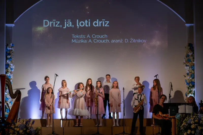 Dziesmu grāmatas atklāšana