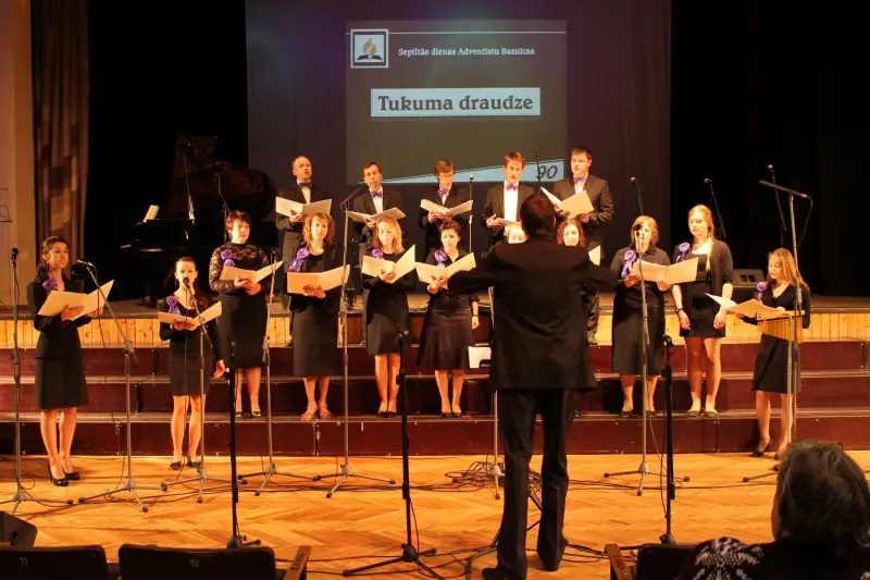 Tukuma draudzei 90