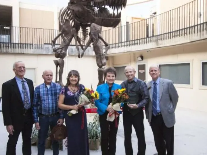 Dienvidrietumu Adventistu Universitāte atver dinozauru muzeju
