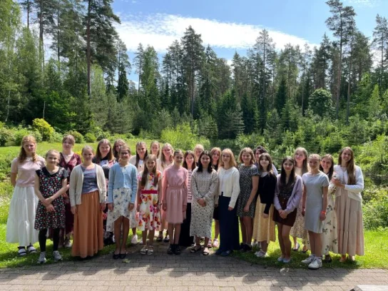 Meiteņu nedēļas nogale "Starp mums, meitenēm"